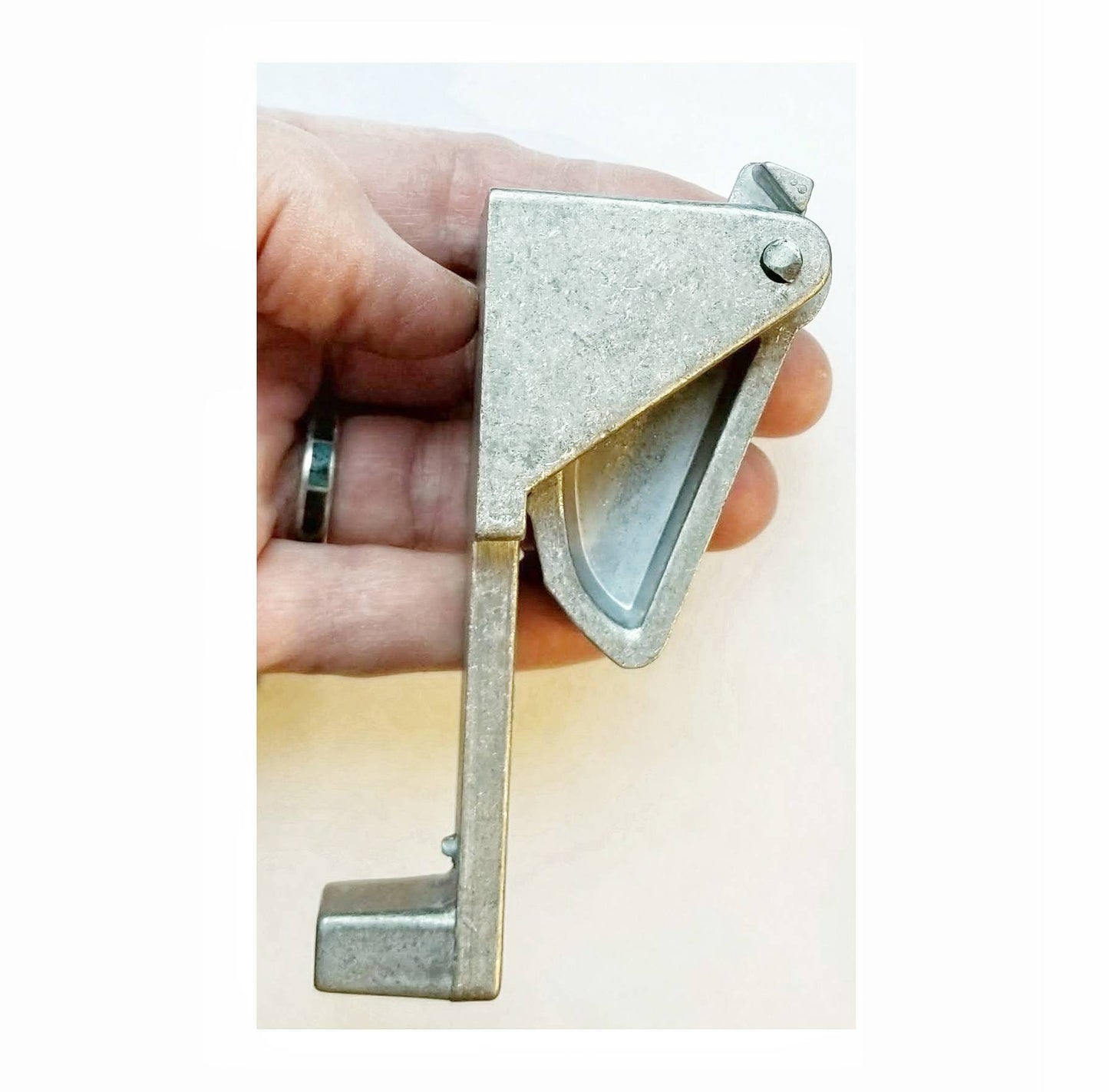 Came Vice. Stained Glass Tool for stretching H & U Channel Cames. Serrated jaw holds lead and mounts to work table. Straightens up came