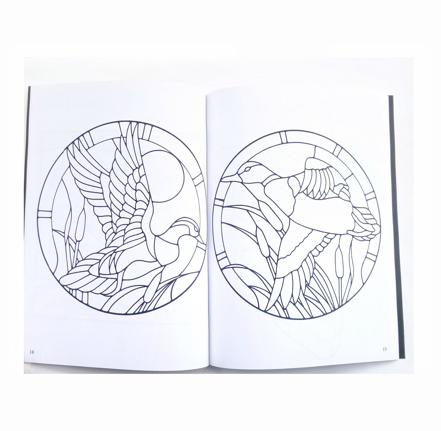 Birds & Butterflies Stained Glass Pattern Book. 94 Projects for Windows or Suncatchers. Nice Variety of Birds, Traditional, Contemporary.