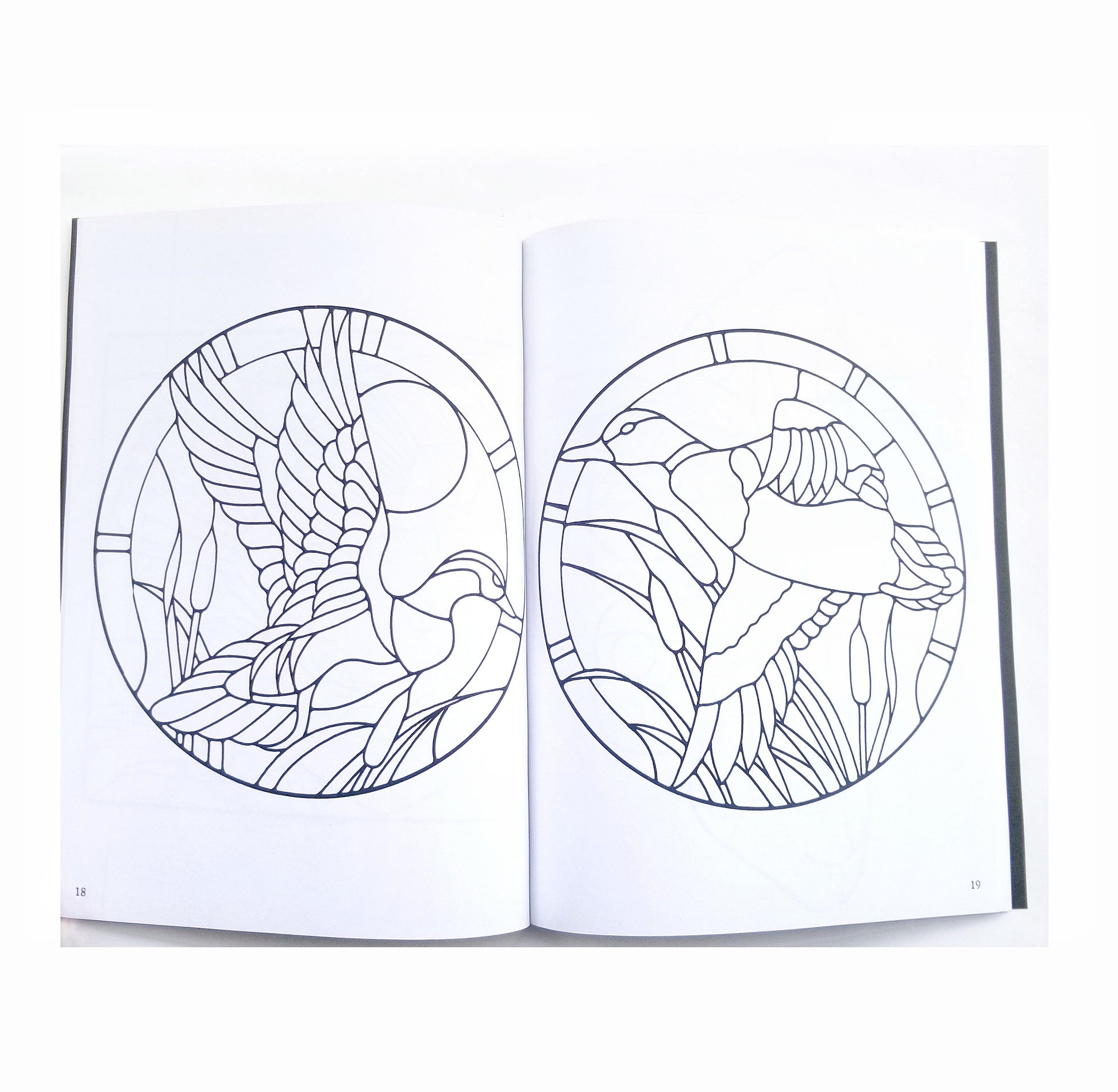 Birds & Butterflies Stained Glass Pattern Book. 94 Projects for Windows or Suncatchers. Nice Variety of Birds, Traditional, Contemporary.